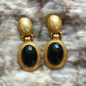 Black and white pearl gold vintage drop post earrings
